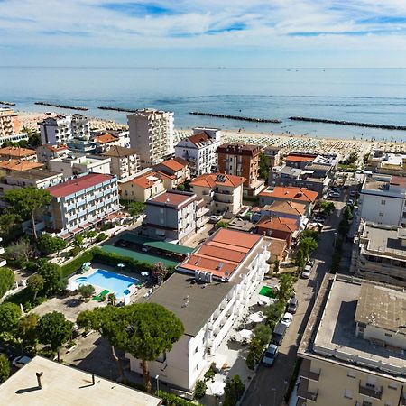 Hotel Vannini リミニ エクステリア 写真