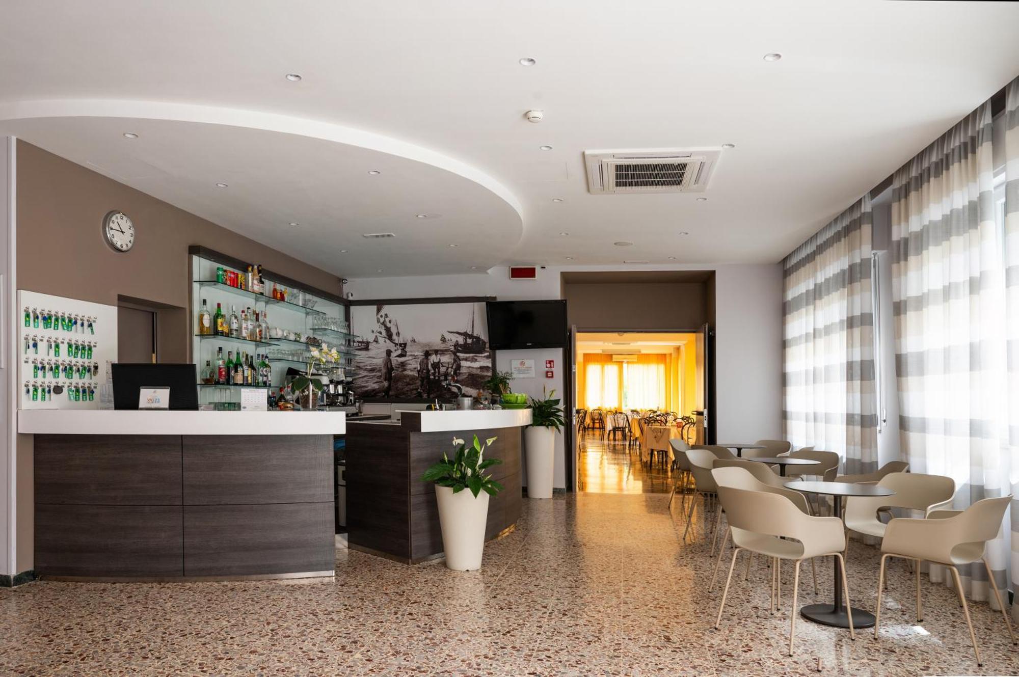 Hotel Vannini リミニ エクステリア 写真
