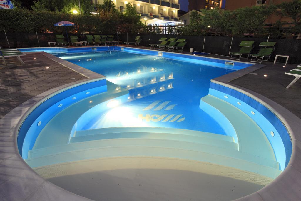 Hotel Vannini リミニ エクステリア 写真