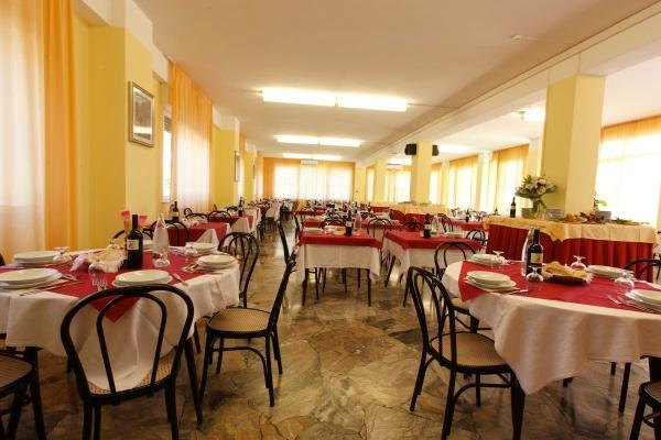 Hotel Vannini リミニ エクステリア 写真